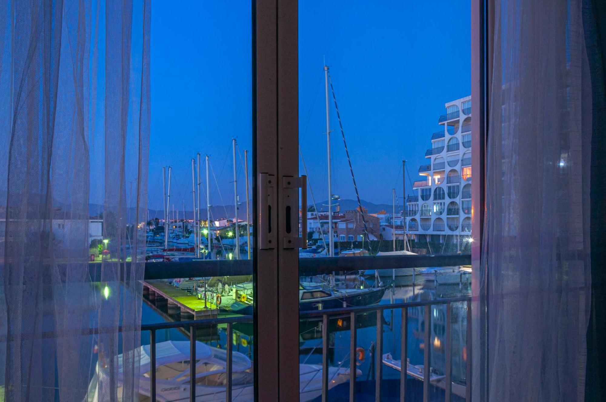 Estudio En 1ª Linea Con Vistas Al Puerto Deportivo By Insidehome Эмпуриабрава Экстерьер фото